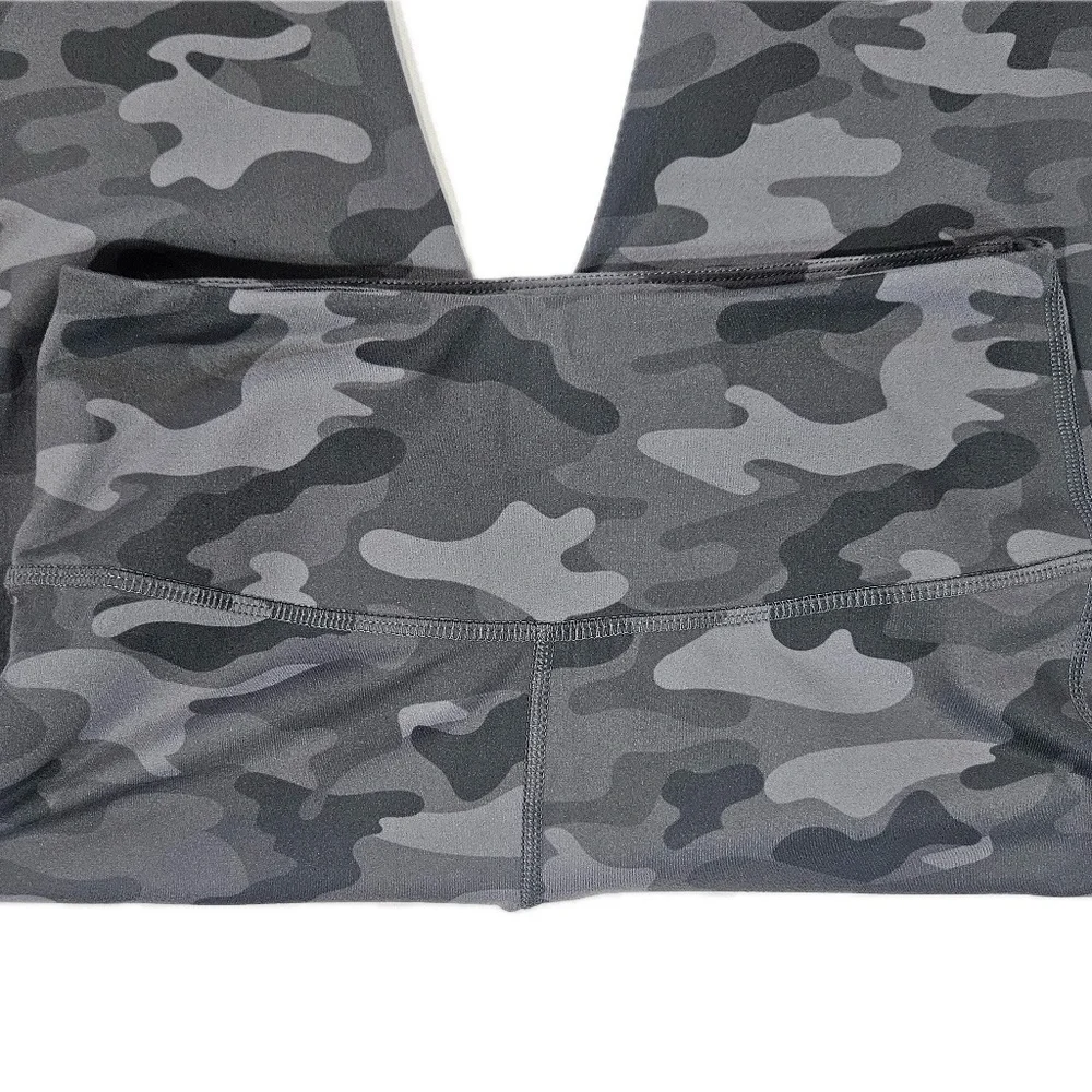 Danskin Leggings Womens Small Gray Camo High Rise‎ Ankle Yoga Activewear Stretch